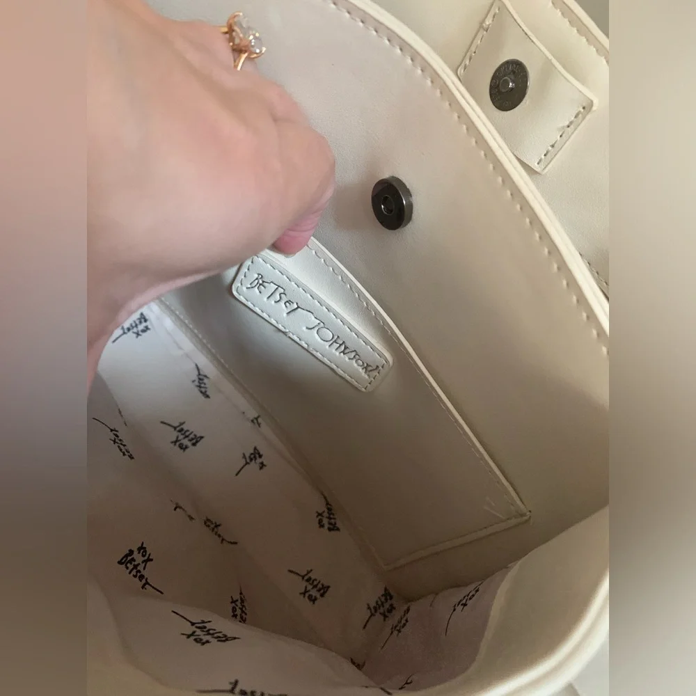 *smaller* Betsey Johnson skull embossed crossbody or satchel purse halloween - Picture 8 of 15